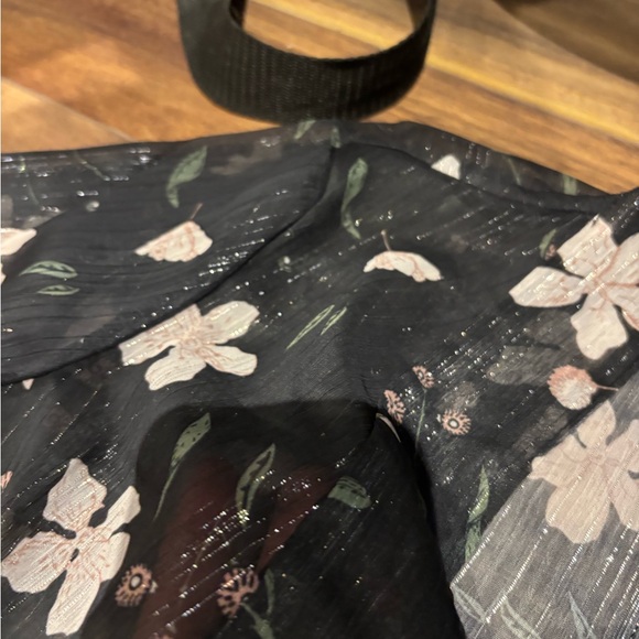 NWT sheer long top. Size xs - Picture 5 of 5